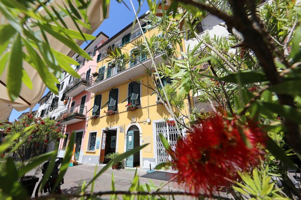 Affittacamere In Piazzetta Sarzana Exteriör bild